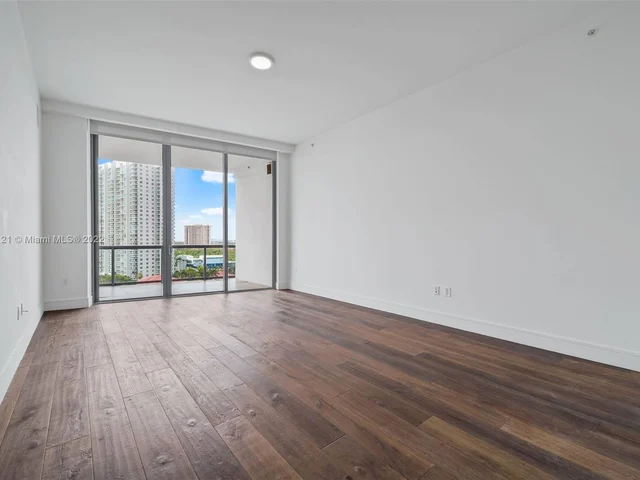 3250 NE 188th St, Aventura FL 33180