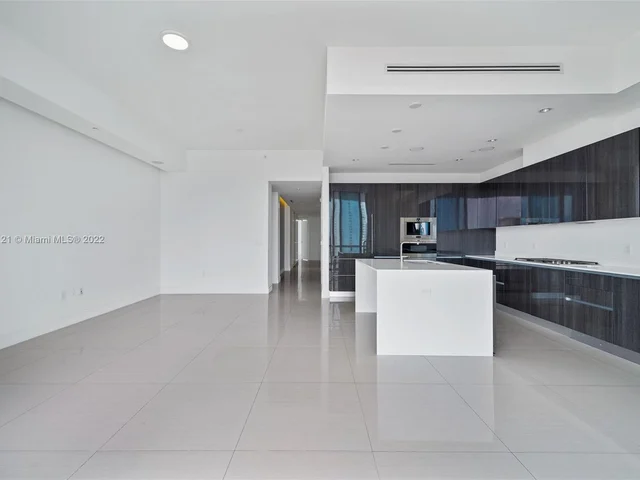 3250 NE 188th St, Aventura FL 33180