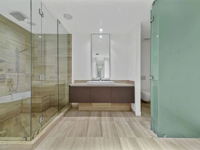 3250 NE 188th St, Aventura FL 33180