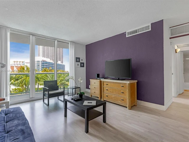 3901 S Ocean Dr # 5U, Hollywood FL 33019