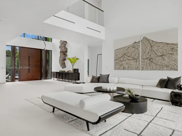 1417 N Venetian Way, Miami Beach FL 33139