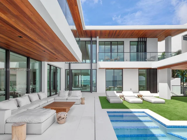 1417 N Venetian Way, Miami Beach FL 33139