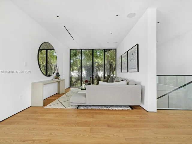 1417 N Venetian Way, Miami Beach FL 33139