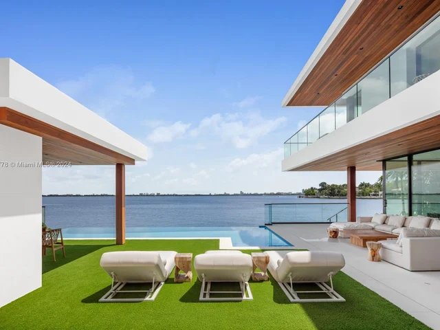 1417 N Venetian Way, Miami Beach FL 33139