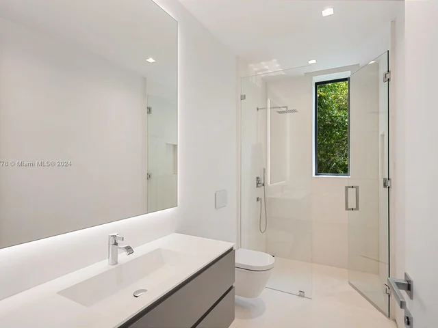 1417 N Venetian Way, Miami Beach FL 33139