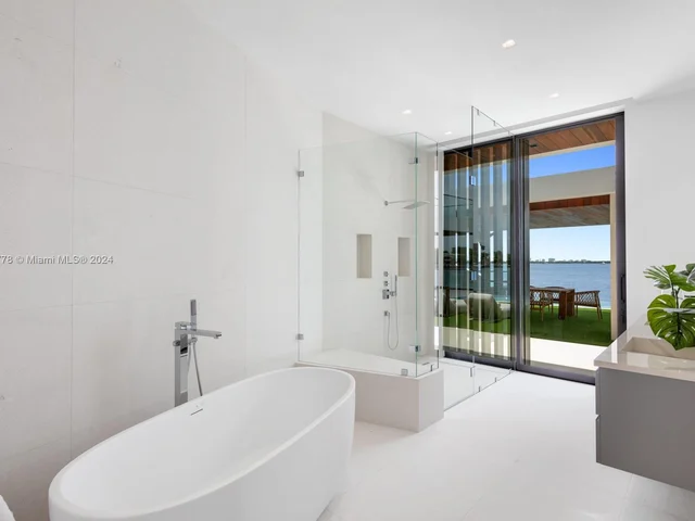 1417 N Venetian Way, Miami Beach FL 33139