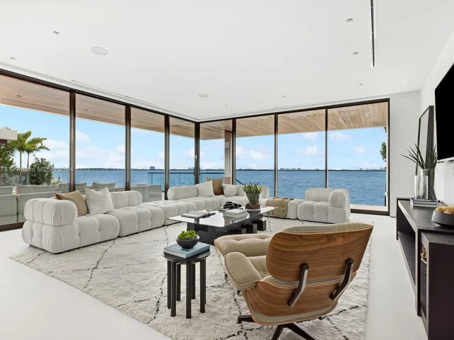 1417 N Venetian Way, Miami Beach FL 33139