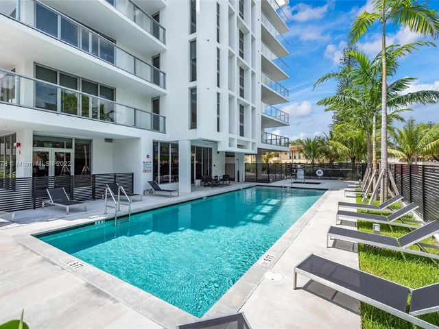 13800 Highland Dr # 301, North Miami Beach FL 33181