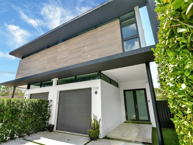 2130 SW 9th St, Miami FL 33135