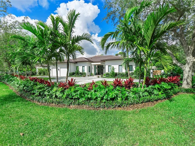 9200 SW 71st Ave, Pinecrest FL 33156