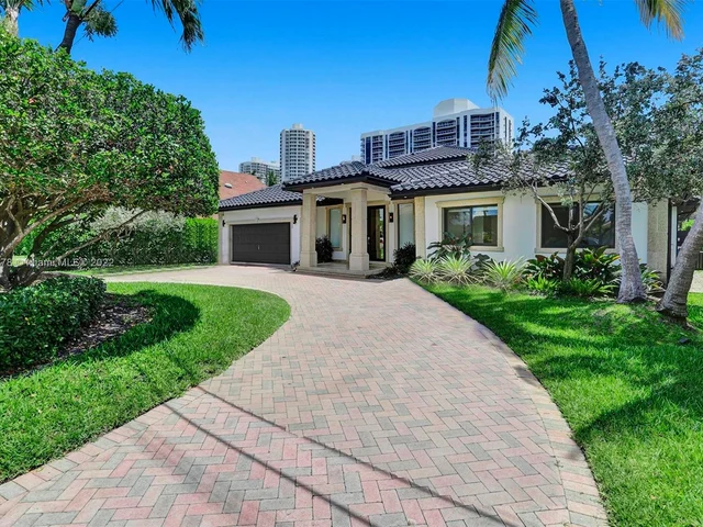 415 Holiday Dr, Hallandale Beach FL 33009