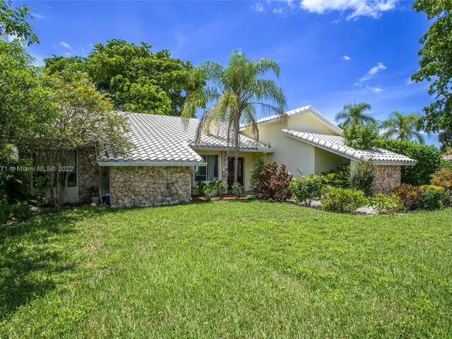 22267 Solitude Dr, Boca Raton FL 33428