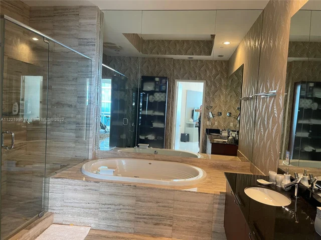 15811 Collins Ave # 4207, Sunny Isles Beach FL 33160