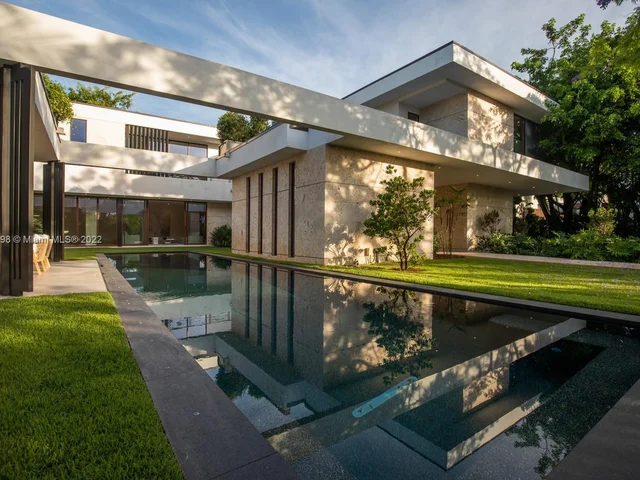 4550 Bay Point Rd, Miami FL 33137