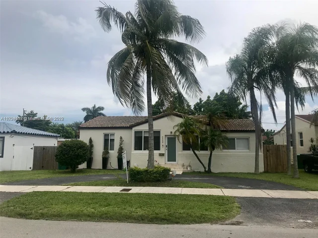 4420 SW 4th St, Miami FL 33134
