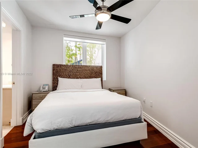 709 Idlewyld Dr, Fort Lauderdale FL 33301