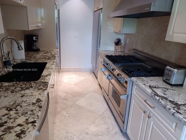 709 Idlewyld Dr, Fort Lauderdale FL 33301