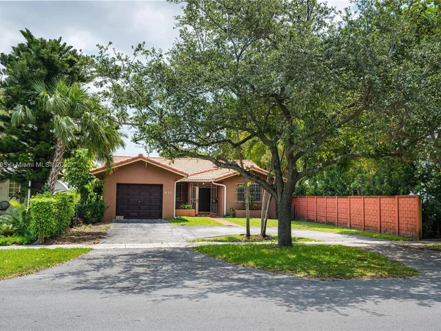 633 South Dr, Miami Springs FL 33166
