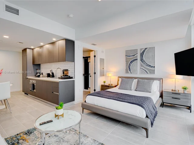 227 NE 2 St # 3013, Miami FL 33179