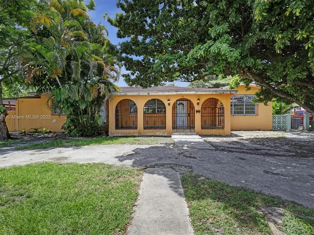 40 W 51st St, Hialeah FL 33012