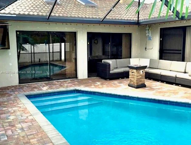 6621 NW 47th St, Coral Springs FL 33067