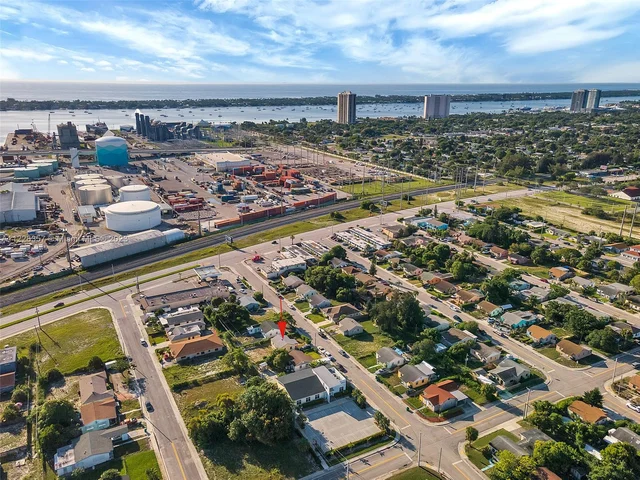 562 W 4th St, Riviera Beach FL 33404