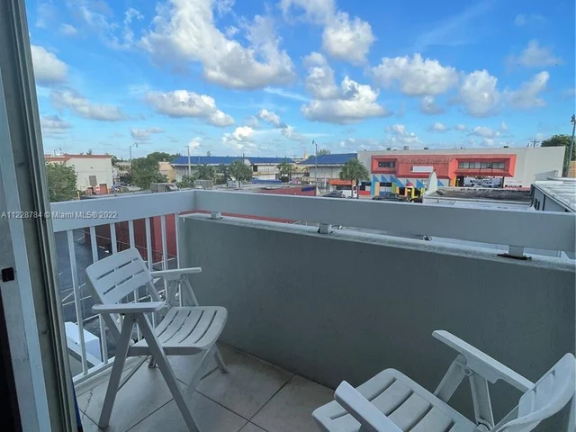 2800 SW 7th St # 304, Miami FL 33135
