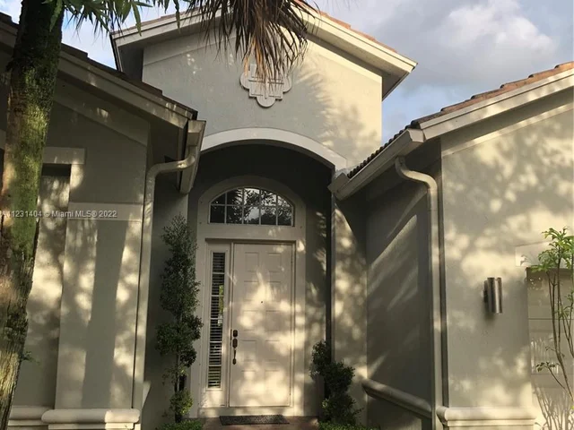 4422 Laurel Pl, Weston FL 33332