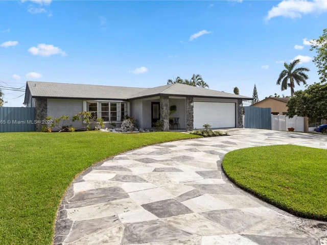 2756 Floral Rd, Lake Worth FL 33462