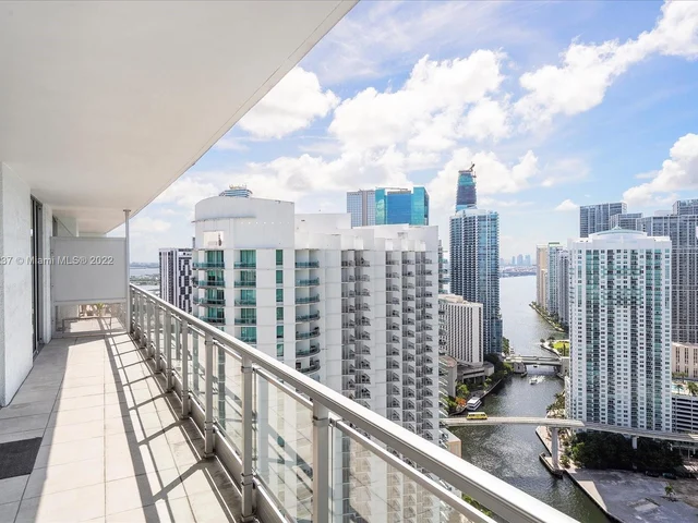 90 SW 3rd St # 4101, Miami FL 33130