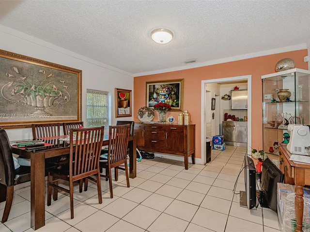 221 NW 33rd St, Miami FL 33127