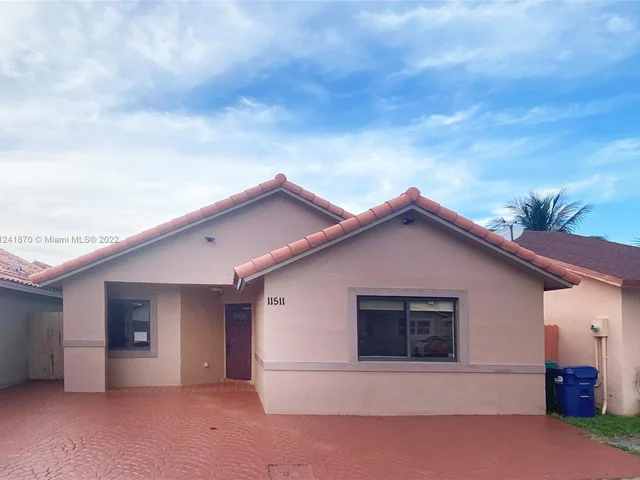 11511 SW 7th St, Sweetwater FL 33174