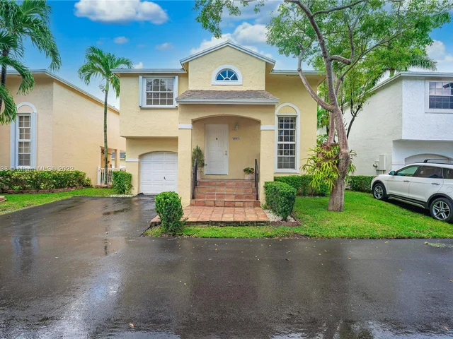 11903 NW 12th St, Pembroke Pines FL 33026