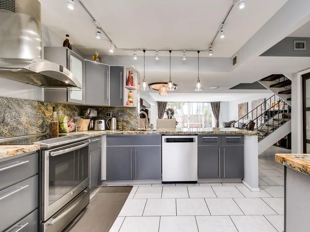 920 NE 26th Ave # 920, Hallandale Beach FL 33009