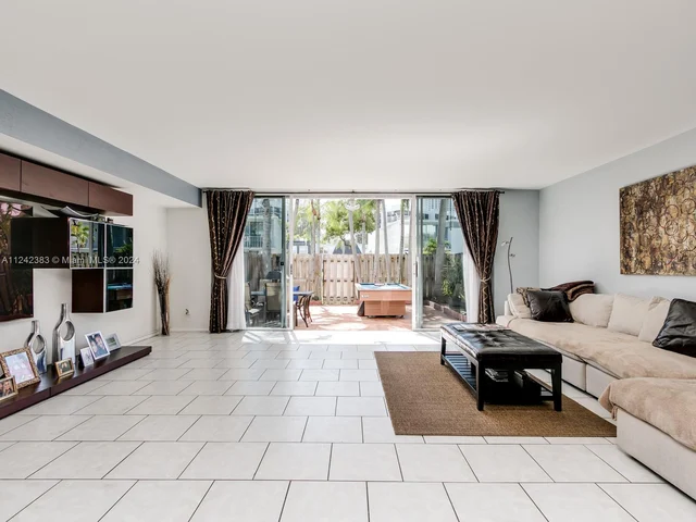 920 NE 26th Ave # 920, Hallandale Beach FL 33009