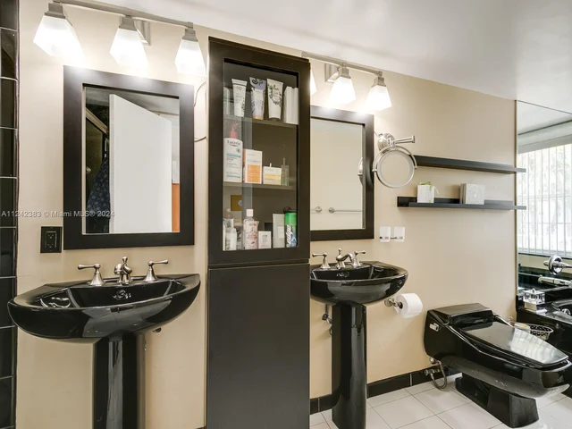 920 NE 26th Ave # 920, Hallandale Beach FL 33009