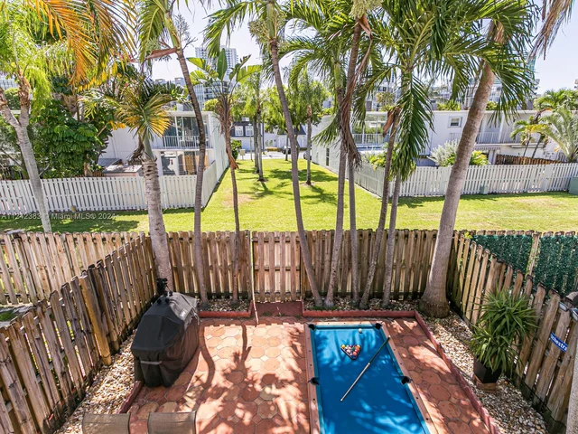 920 NE 26th Ave # 920, Hallandale Beach FL 33009