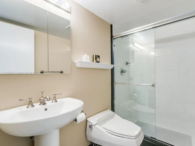 920 NE 26th Ave # 920, Hallandale Beach FL 33009