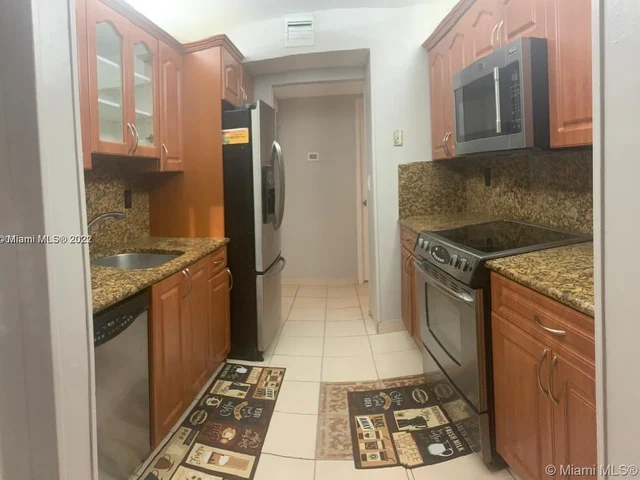 17560 Atlantic Blvd # 117, Sunny Isles Beach FL 33160