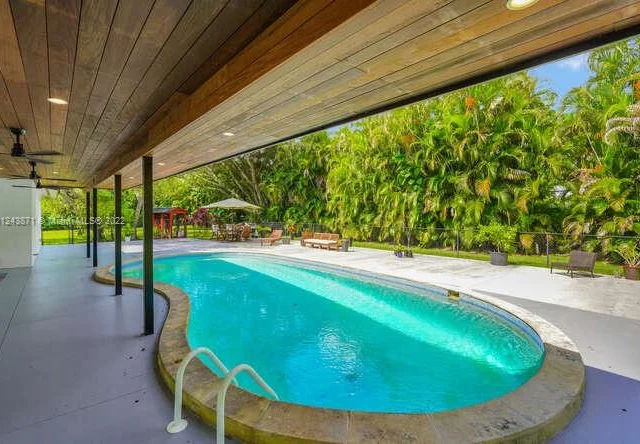 12100 SW 69th Ct, Pinecrest FL 33156