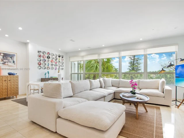 4925 Collins Ave # 2G, Miami Beach FL 33140