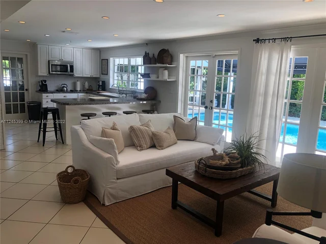 515 Woodcrest Rd, Key Biscayne FL 33149