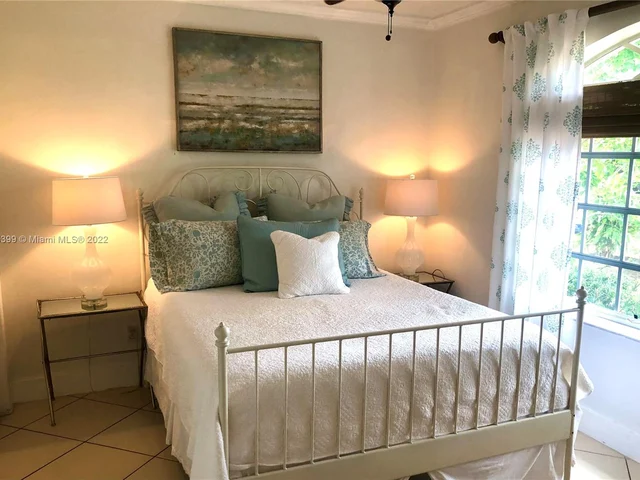 515 Woodcrest Rd, Key Biscayne FL 33149