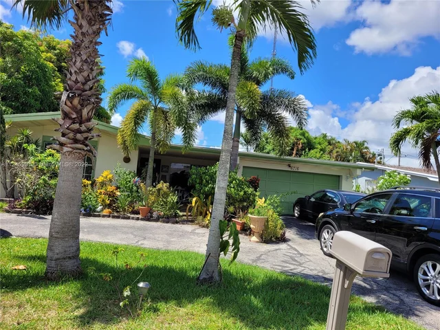 6716 Azalea Dr, Miramar FL 33023