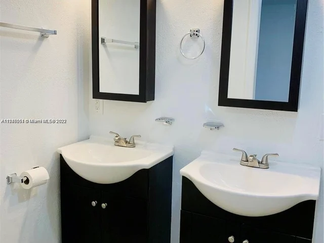 1418 NW 35th St, Miami FL 33142