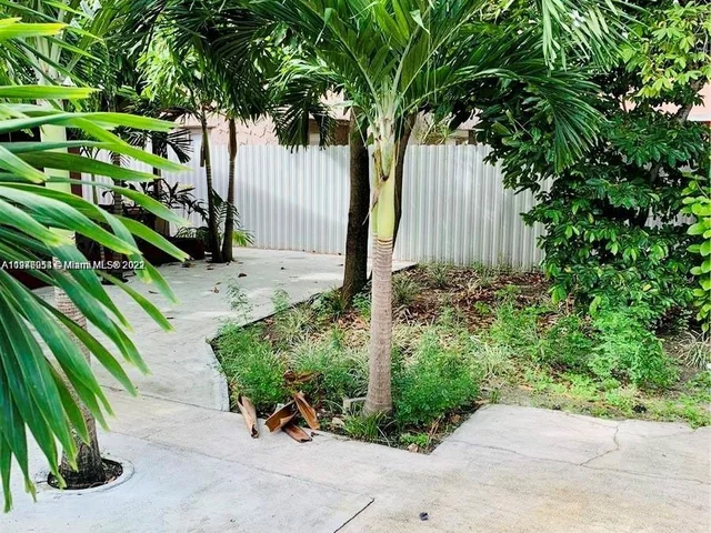 1418 NW 35th St, Miami FL 33142