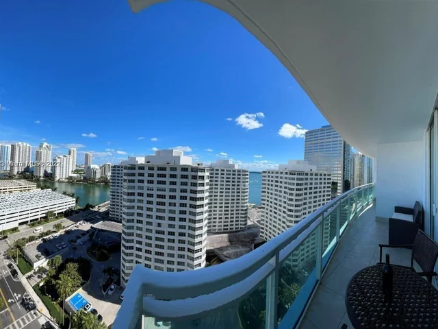 950 Brickell Bay Dr # 1810, Miami FL 33131