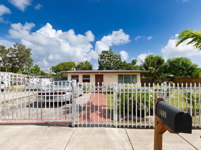 1409 NW 112th Ter, Miami FL 33167