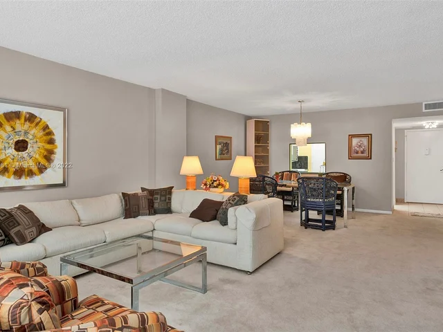 1865 S Ocean Dr # 4C, Hallandale Beach FL 33009