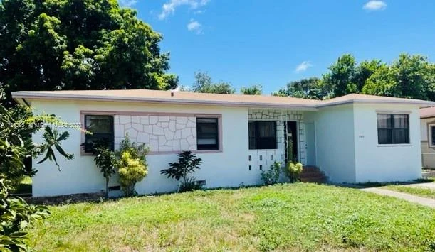 1500 NE 150th St, Miami FL 33161